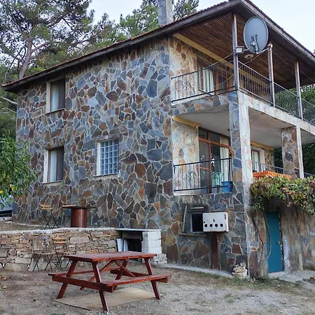 Authentic Stone And Orchard In The Forest Chalet İzmir